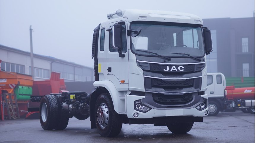 В наявності Шасі JAC N120